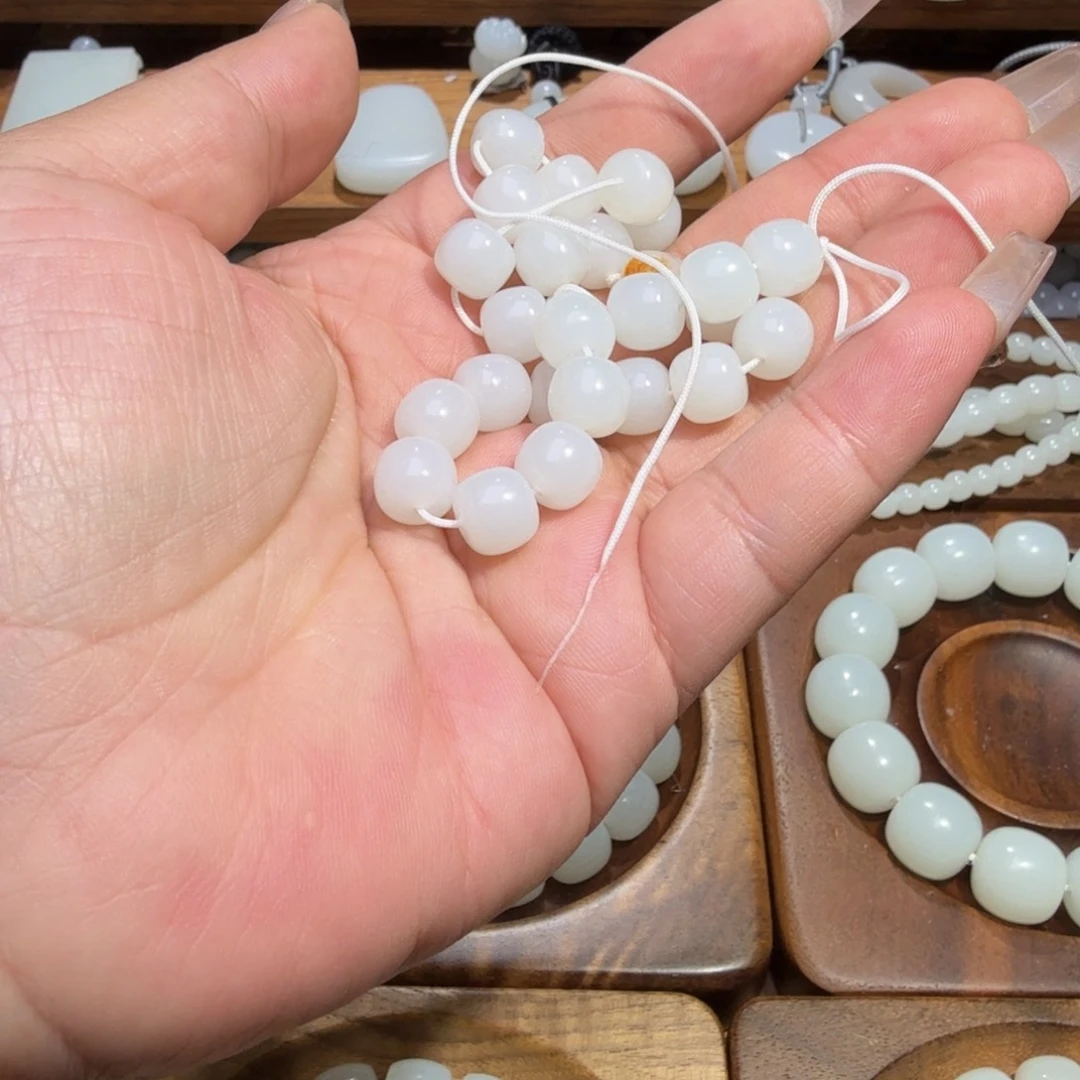 顽***家和田玉未镶嵌颈饰