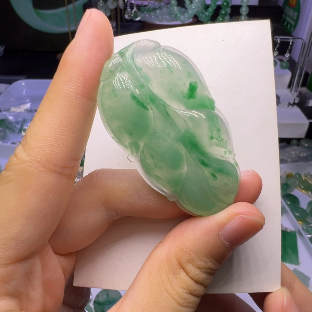 石英质玉（非洲翠）未镶嵌颈饰
