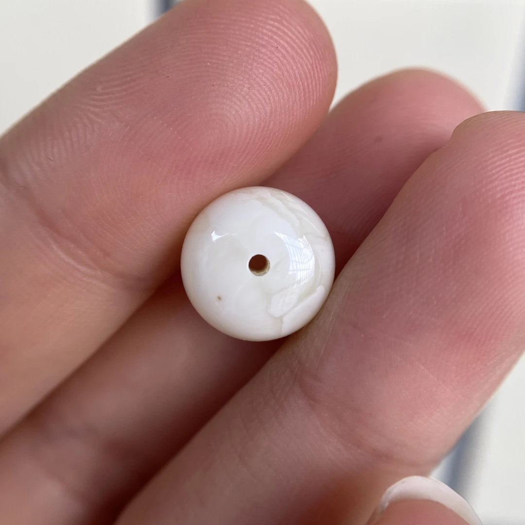 蜜蜡白花墩子配饰11.5×9.0mm,侧边丁点粉尘,介意勿拍