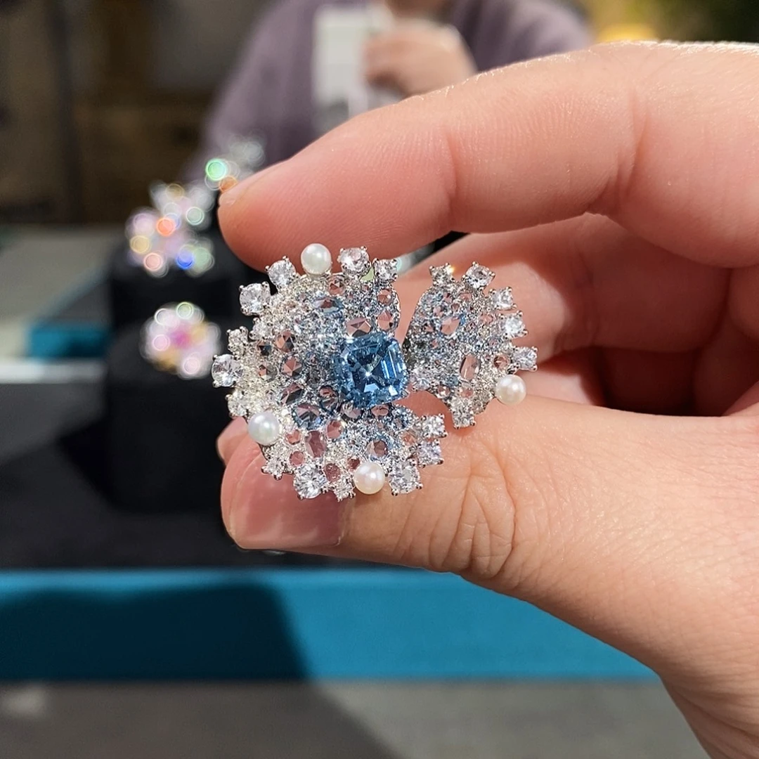 18K金镶嵌海蓝宝石戒指圣玛利亚1.71ct