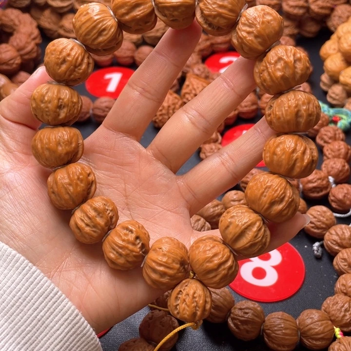 文玩核桃吊坠大****8树王手持