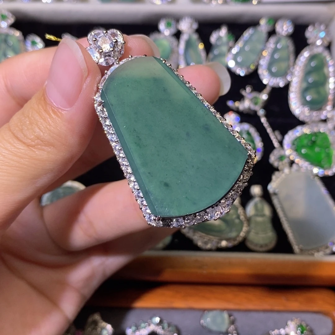 翡翠未镶嵌颈饰天然