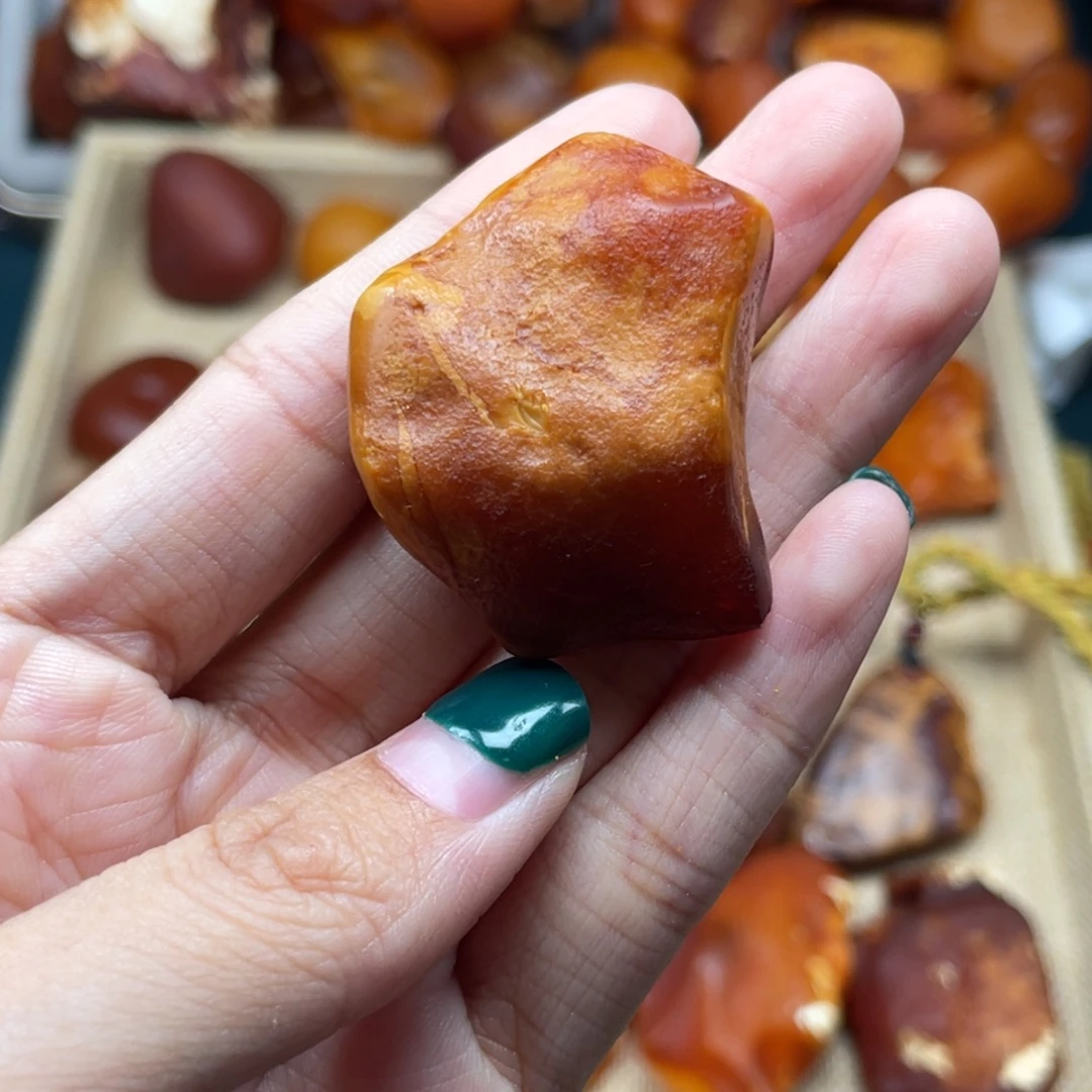 琥珀未镶嵌珠宝奇石