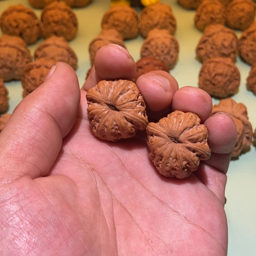 文玩核桃把件L**?元宝30