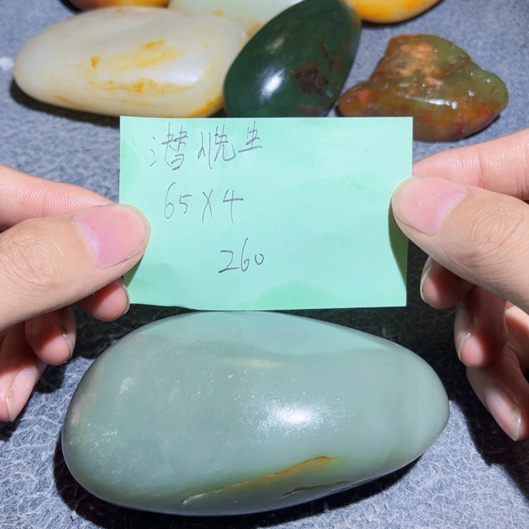 潜***生和田玉未镶嵌珠宝奇石