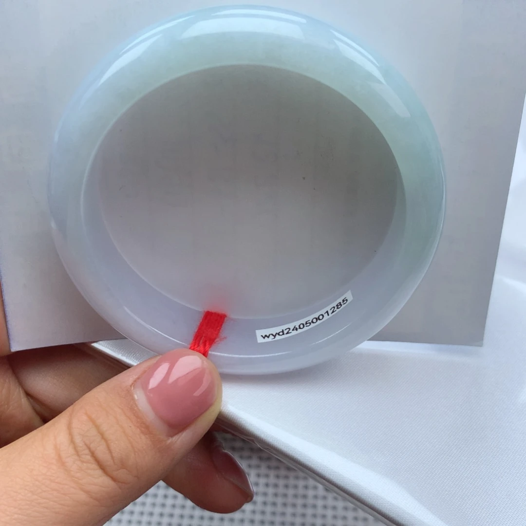 翡翠手镯未镶嵌玛**卡纯天然