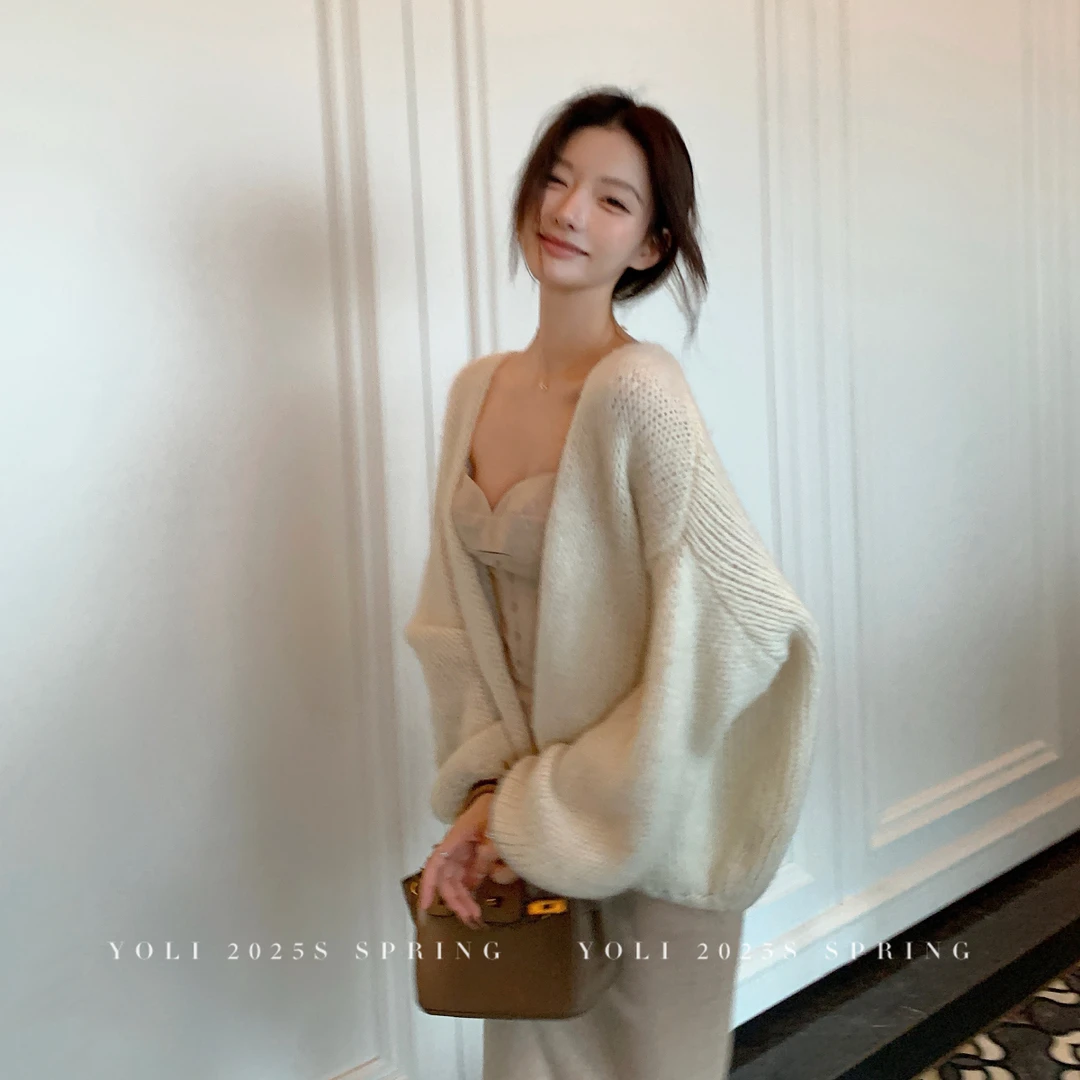 YOLI 张宥利"慵懒美学"杏色软糯毛织开衫女简约百搭宽松显瘦外套