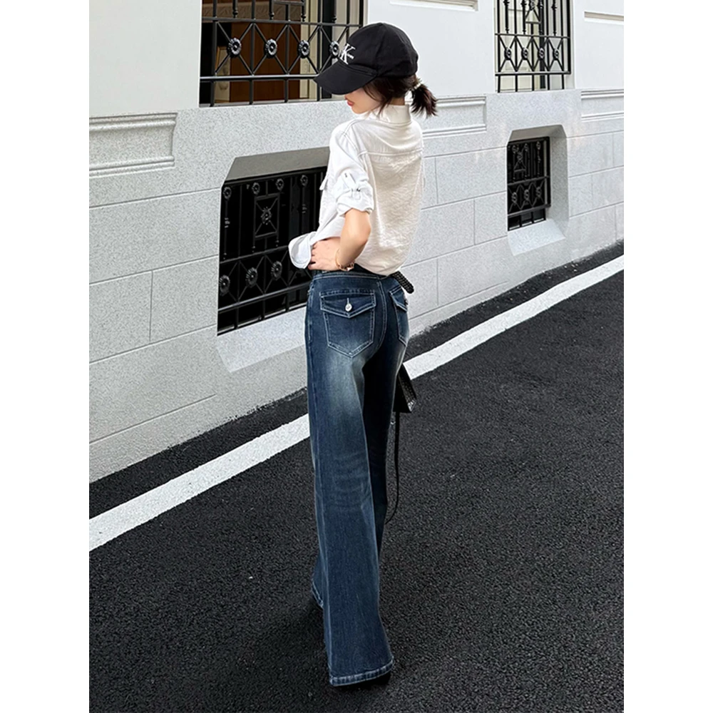 蓝色不贴腿微喇叭牛仔裤女秋季新款中腰修身阔腿显瘦直筒拖地裤子