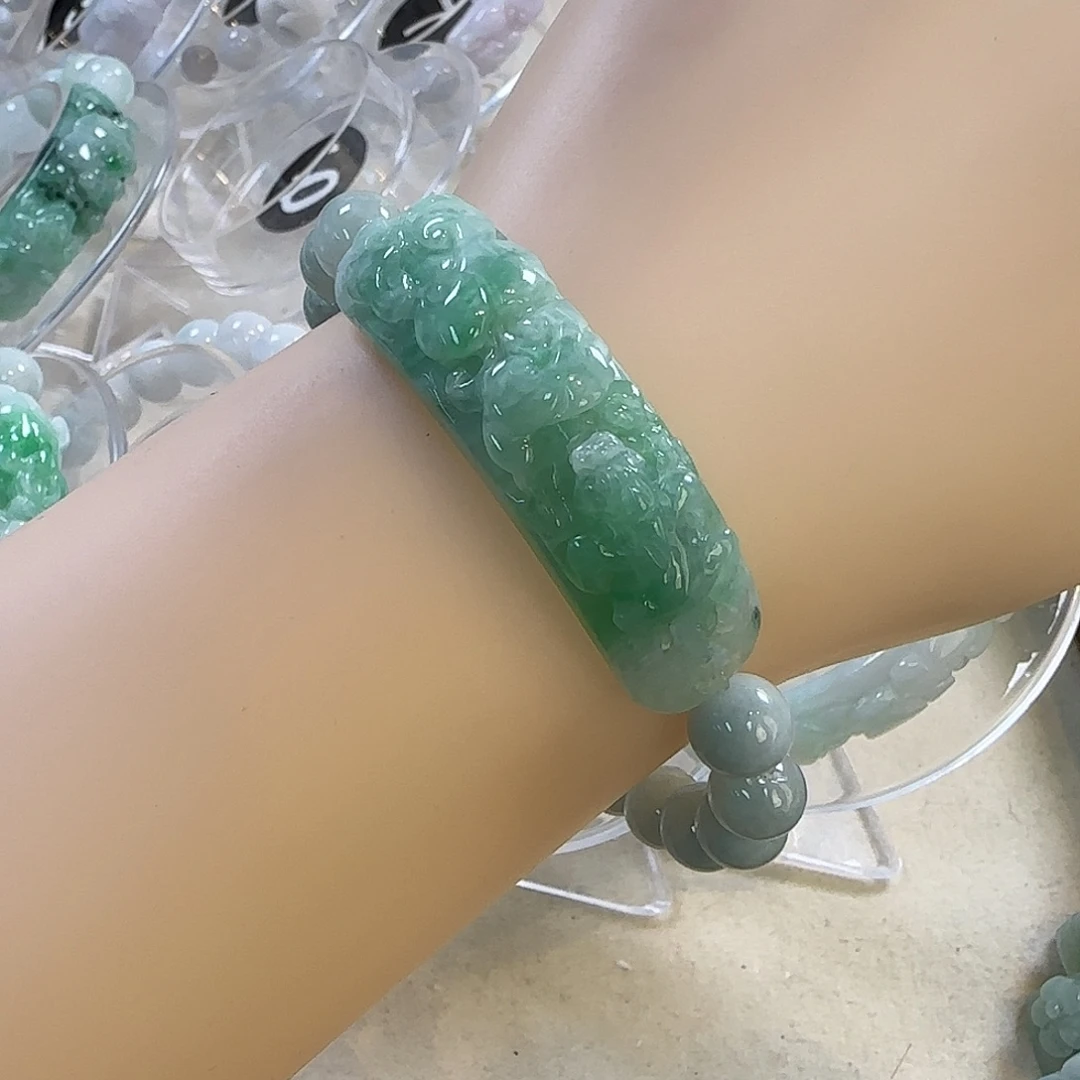 翡翠未镶嵌颈饰5056