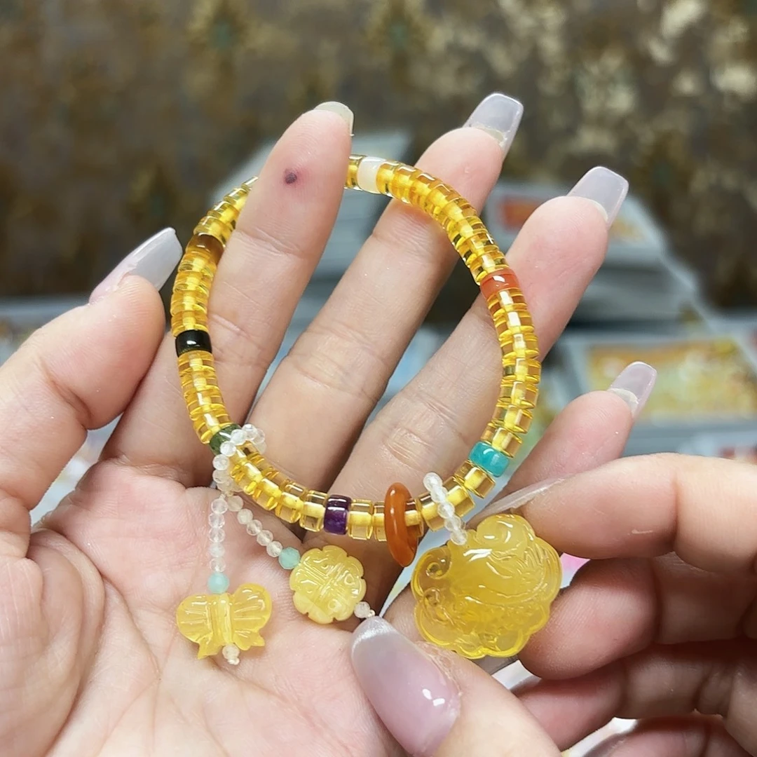 琥珀未镶嵌颈饰琥珀