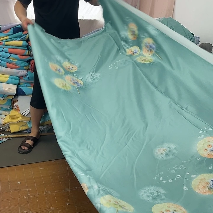 莫代尔纤维数码锦缎绿色蒲公英4米