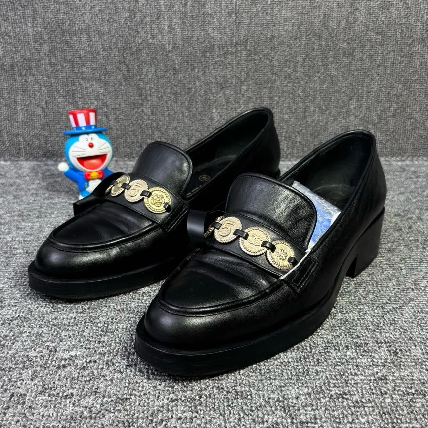 99新 Chanel/香奈儿 钱币乐福鞋 37码 D4571