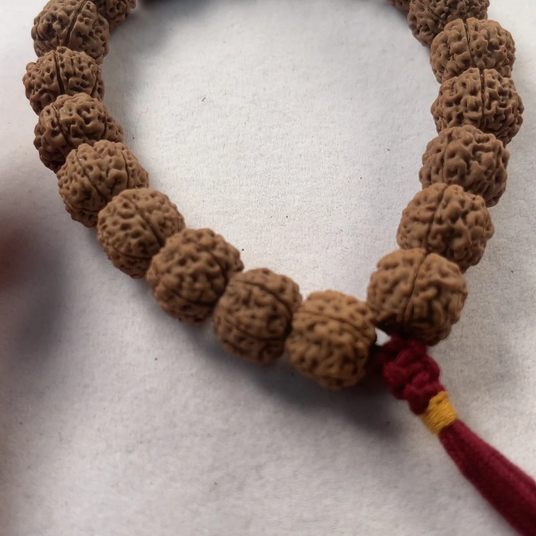 金刚菩提吊坠蜂王