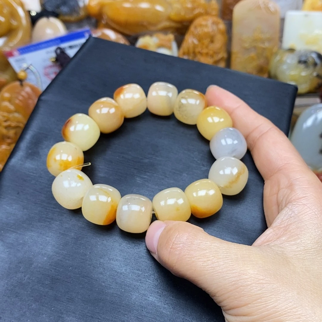 石英质玉（黄龙玉）颈饰未镶嵌
