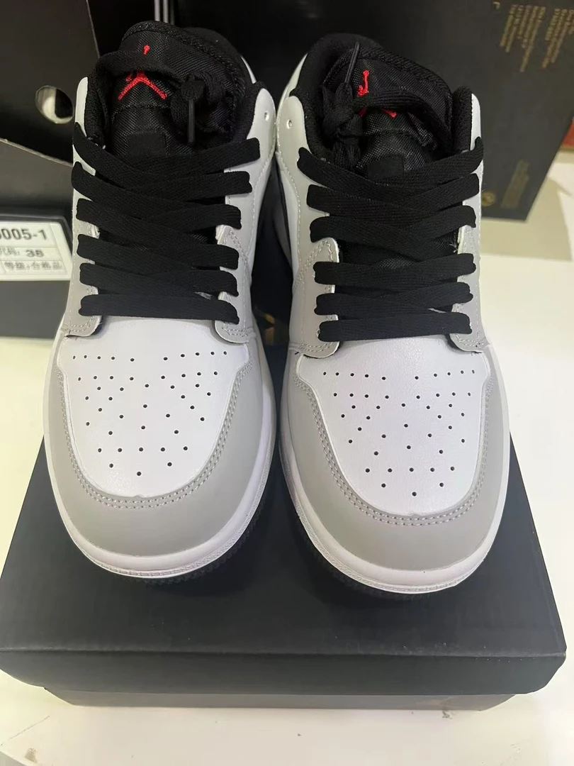 【断码+运费险】断码男女情侣款时尚百搭透气休闲运动鞋现8/13