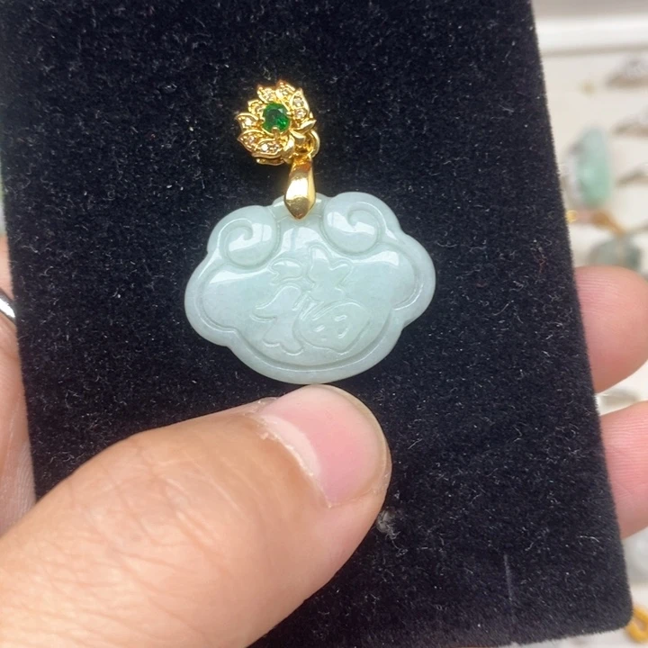 翡翠未镶嵌颈饰03号