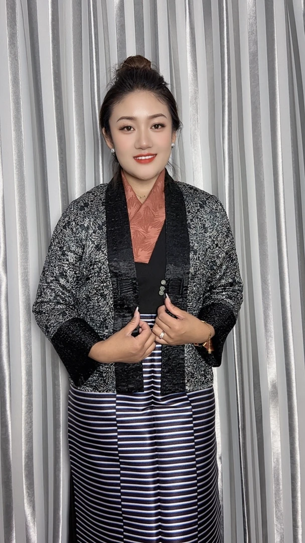 姐妹2025年新款定做版藏式外套