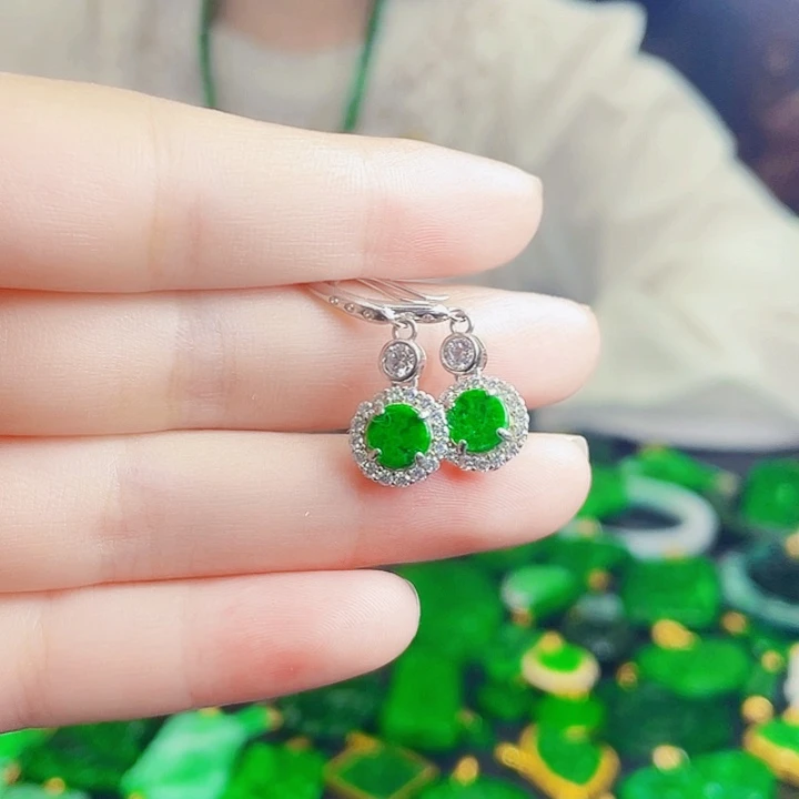 颈饰银S925镶嵌翡翠多样性