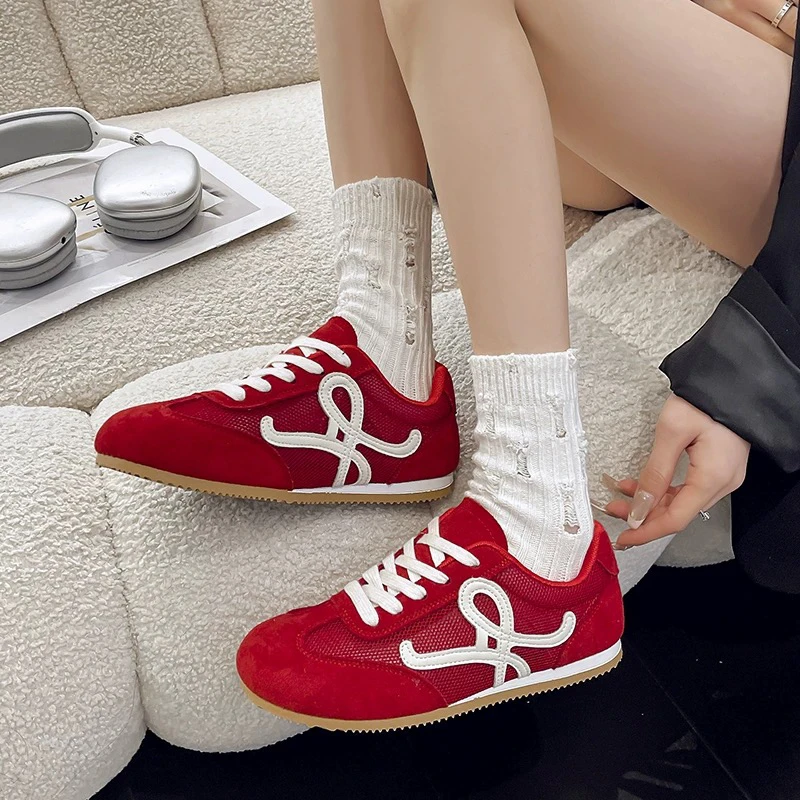 68083德训鞋女2025夏季新款网面运动鞋配裙子阿甘板鞋