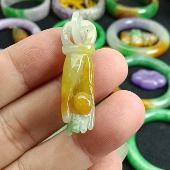 翡翠未镶嵌挂件翡翠