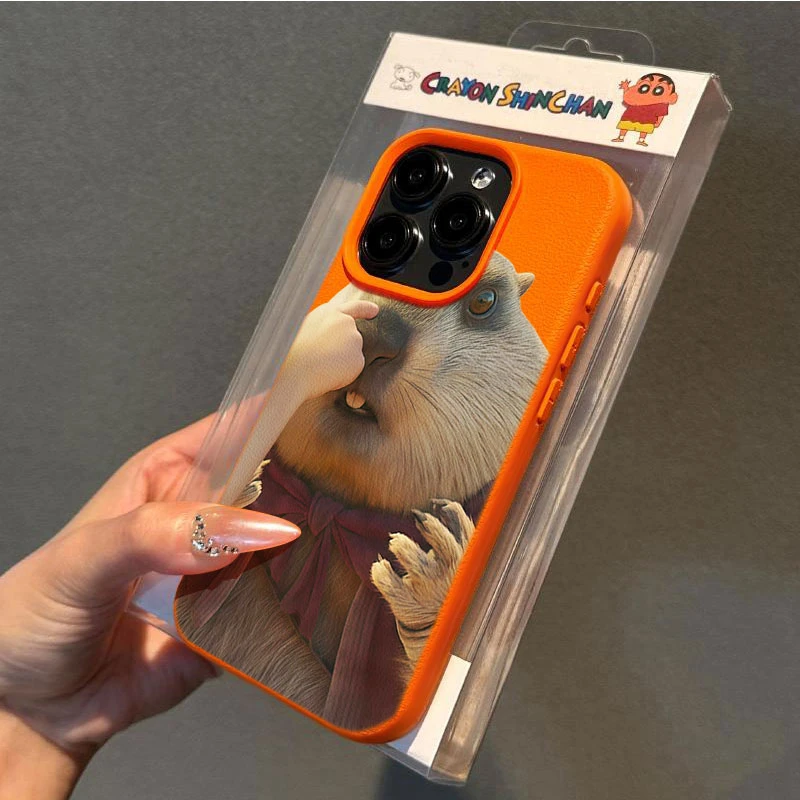 哪吒卡皮巴拉适用苹果16p/15手机壳iPhone14promax13荔枝纹12软11