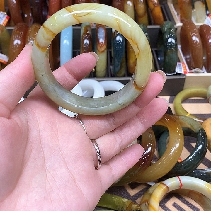 未镶嵌蛇纹石玉手镯