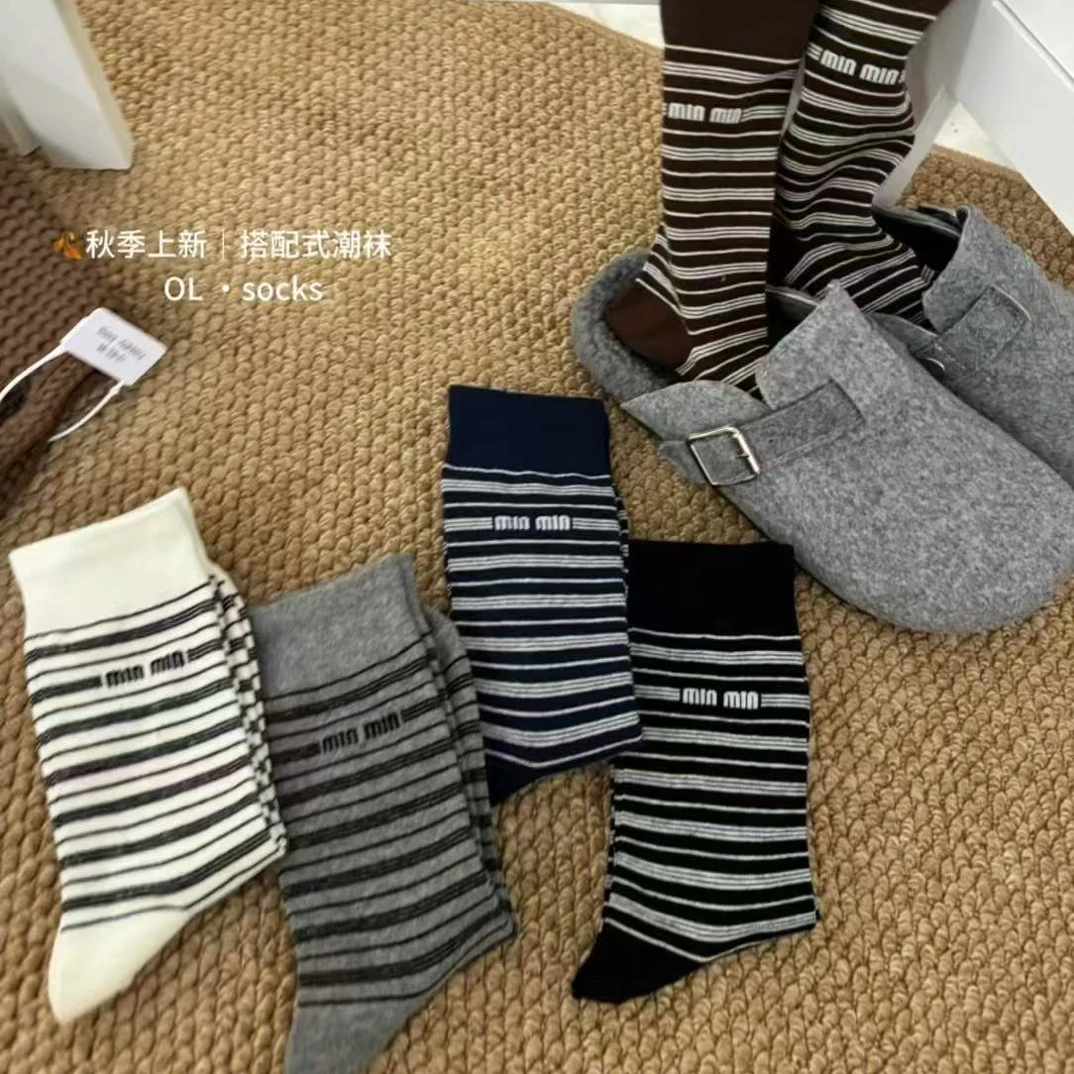 通用休闲风厚款秋季袜子中筒袜时尚袜子秋冬条纹袜