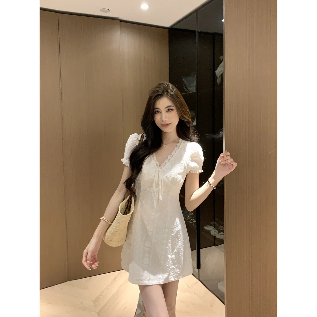 【ZHOU周周】夏季韩系泡泡袖V领法式蕾丝花边连衣裙