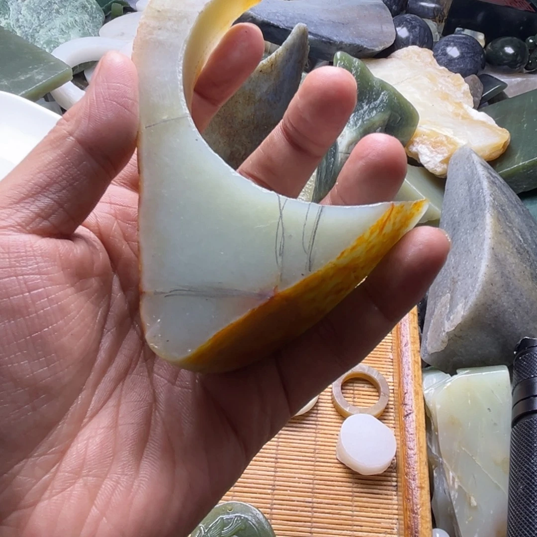 龚***大和田玉（糖玉）未镶嵌挂件