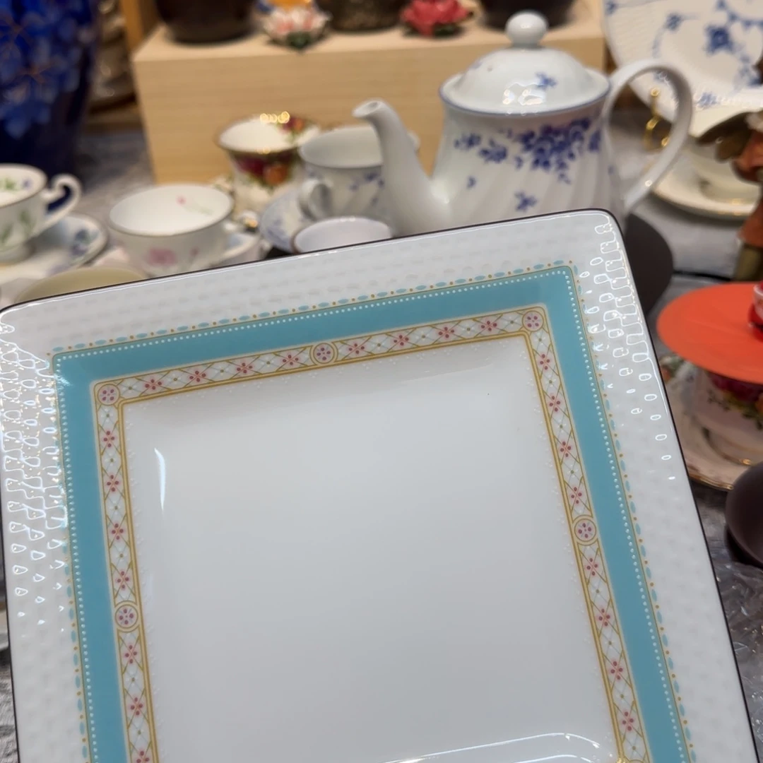 茶盏咖啡杯里的咖啡是我