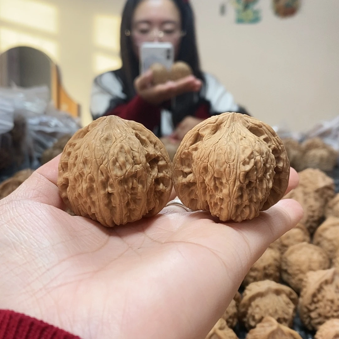 文玩核桃吊坠绣球42+