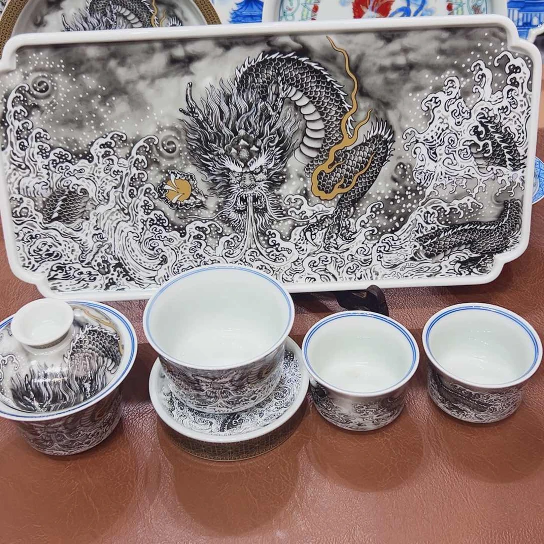 摆件景德镇陶瓷学院等多家单位建立合作