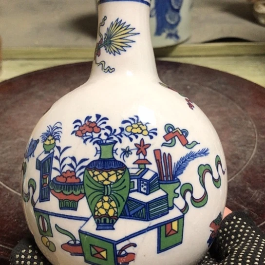 瓷陶瓷的设计师是一个