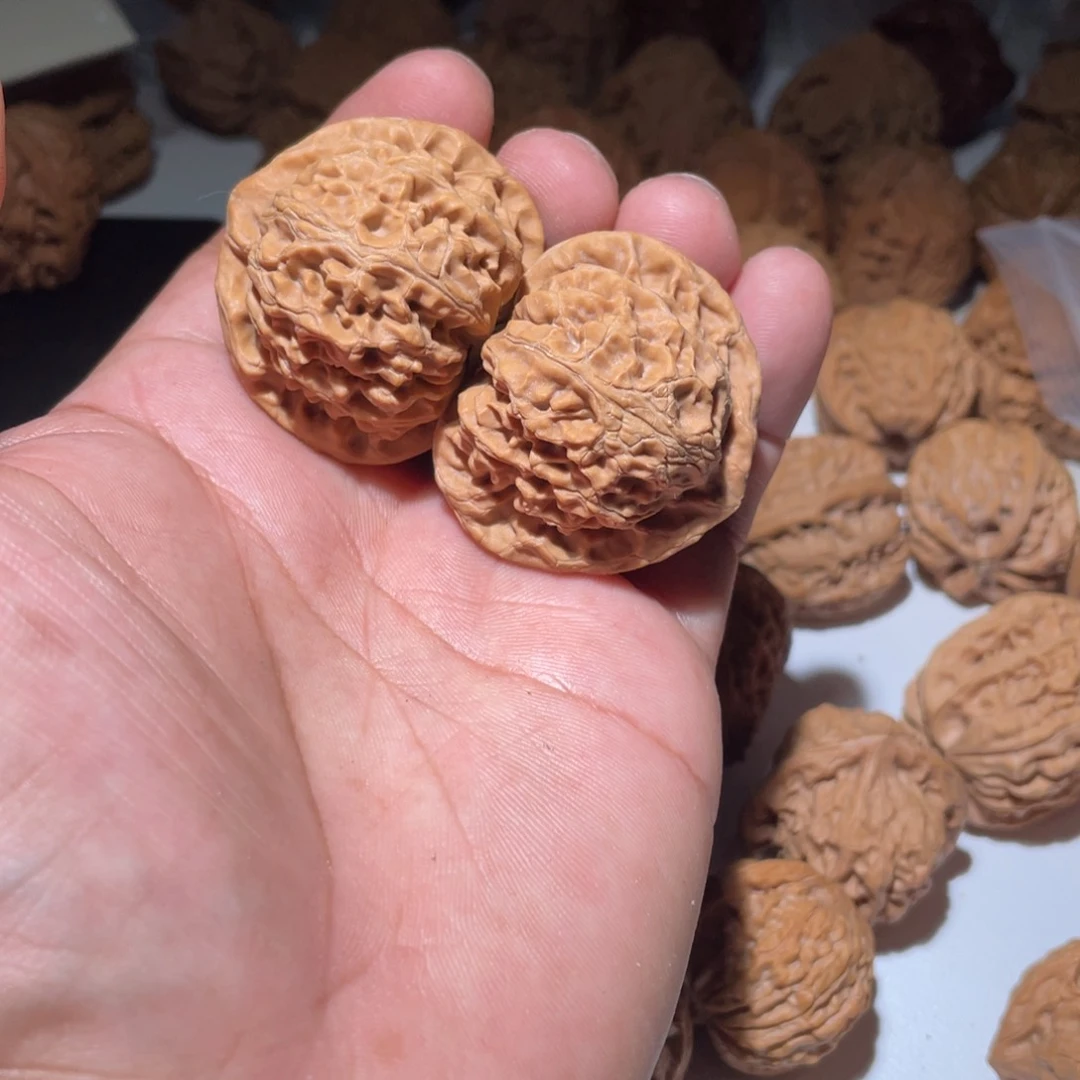 文玩核桃吊坠今****？宫灯