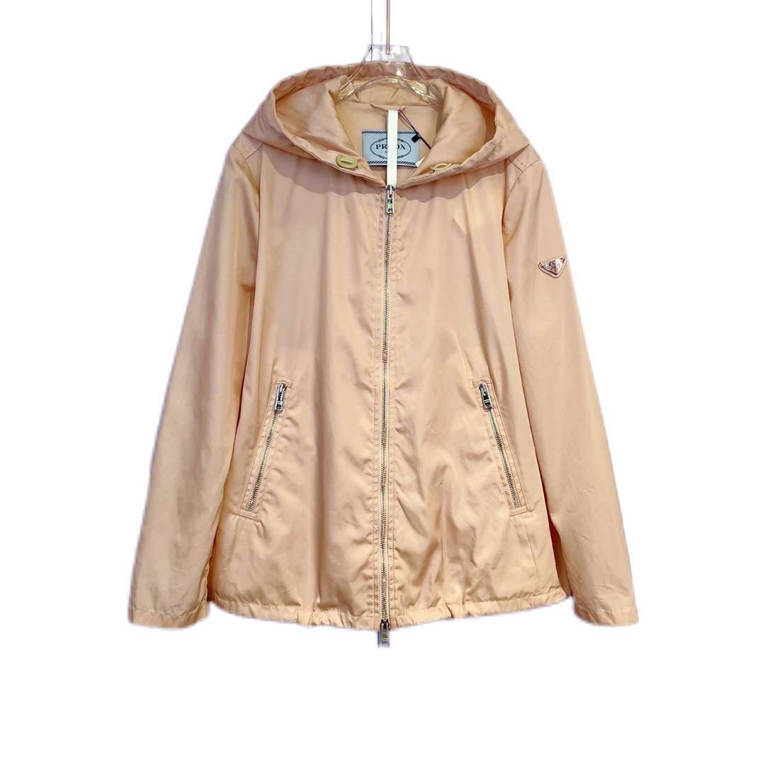 99新 Prada/普拉达 011441 三角徽标连帽冲锋衣外套 46码