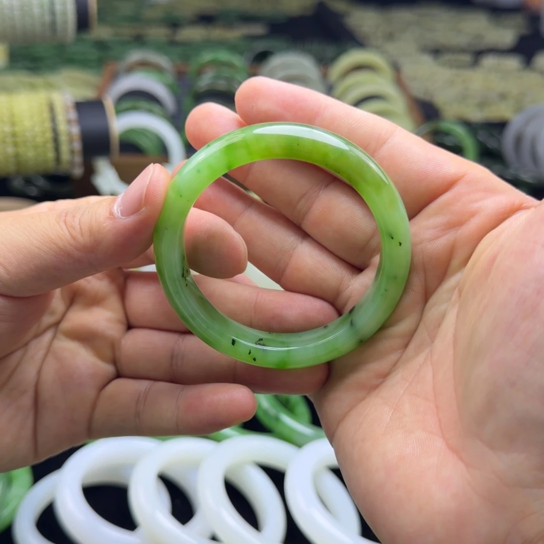 昊***昕和田玉未镶嵌车挂