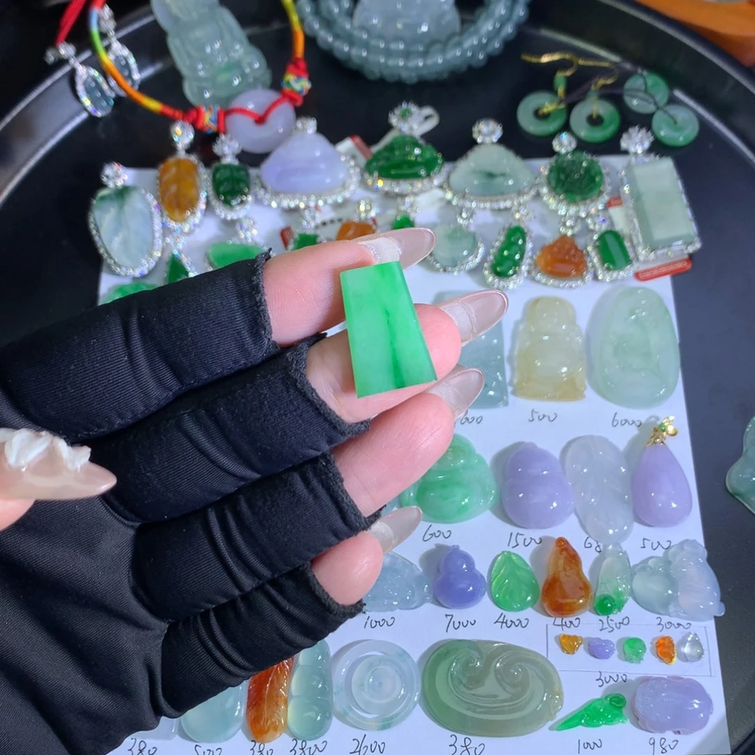 翡翠未镶嵌吊坠(不含链)绿无事牌