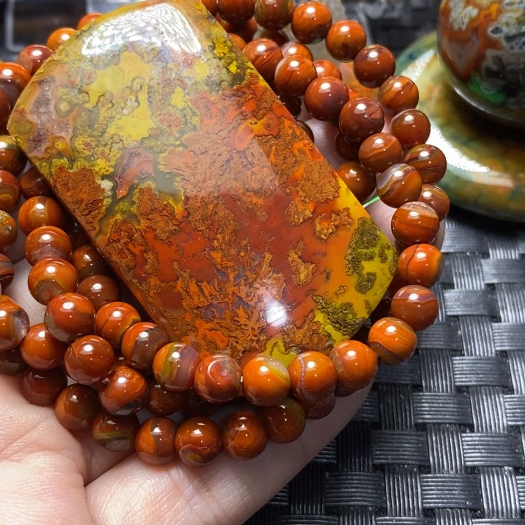 未镶嵌颈饰玛瑙/玉髓艳*