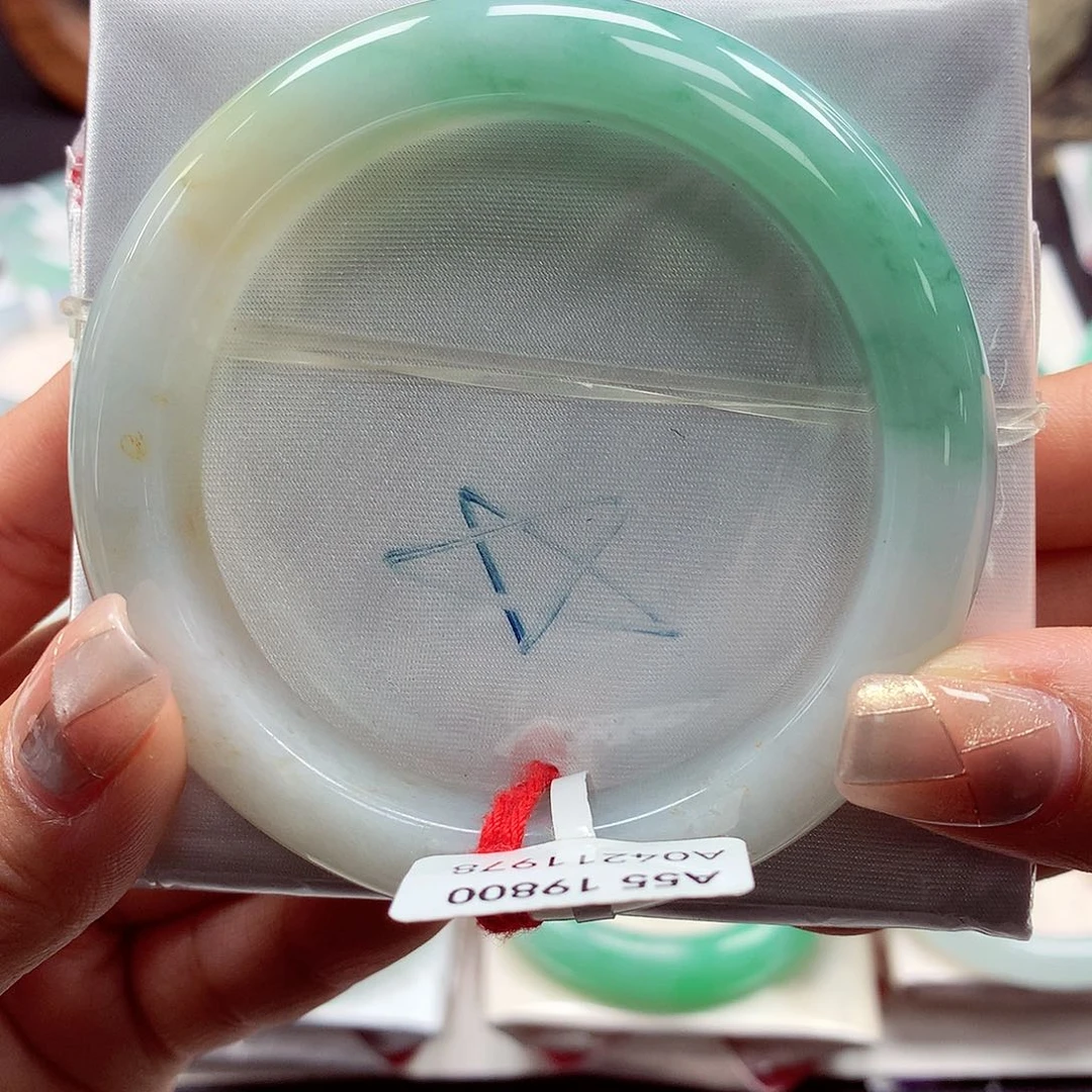 翡翠手镯未镶嵌55正59号88