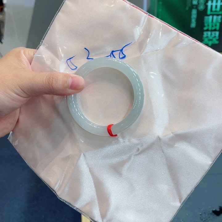 翡翠手镯未镶嵌买断
