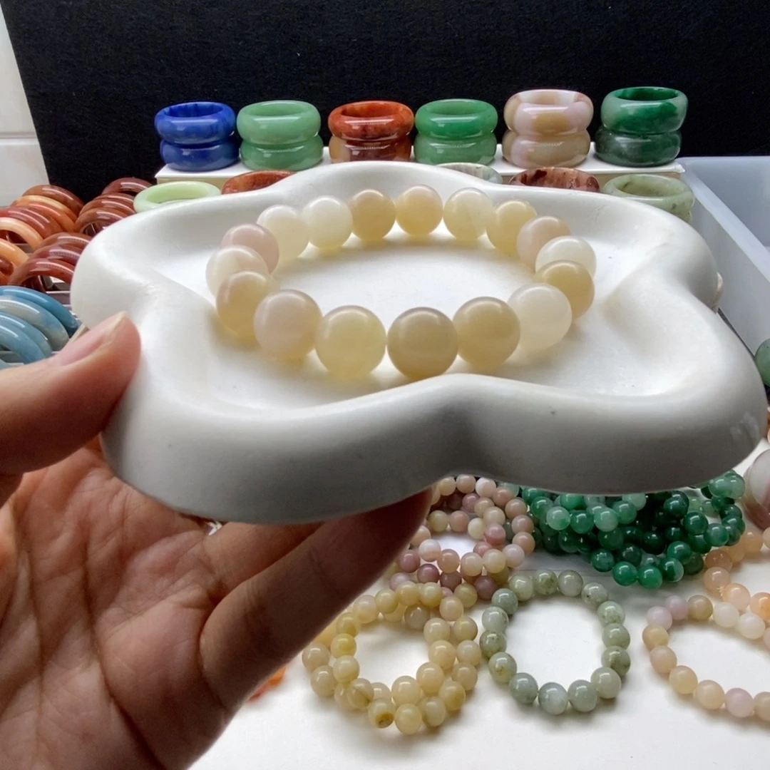 石英岩玉未镶嵌手镯