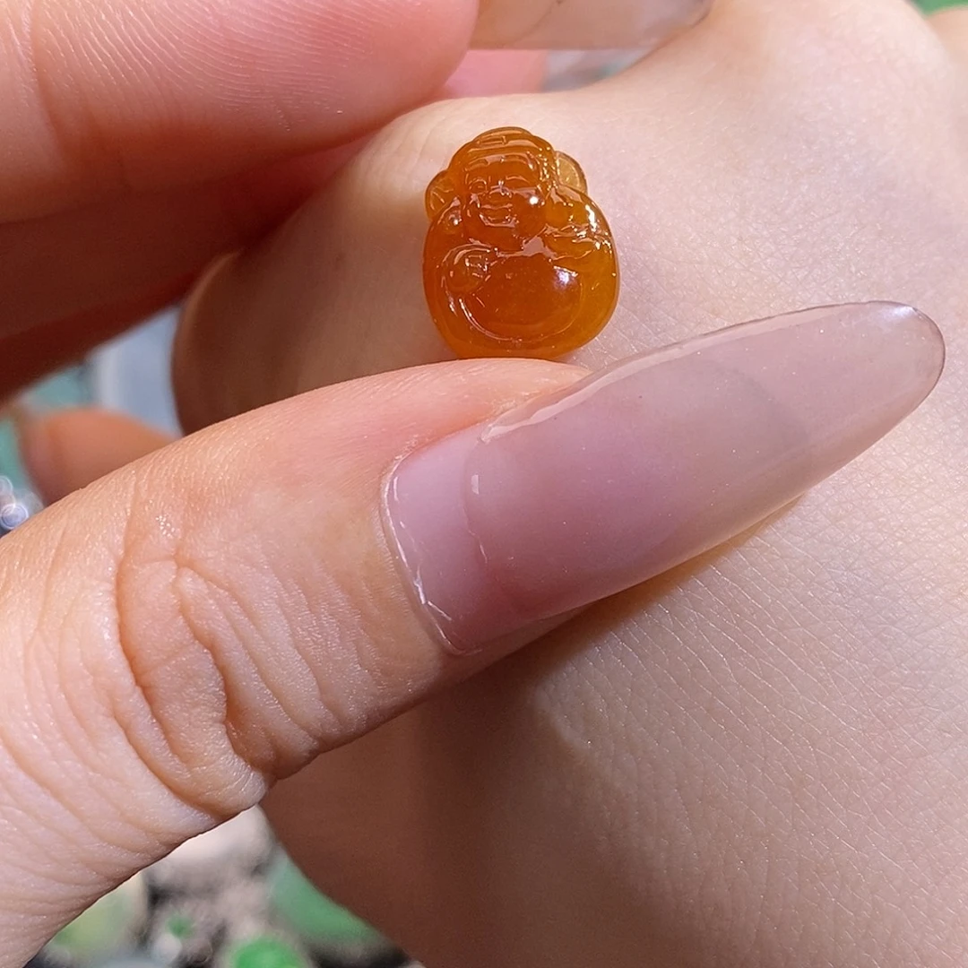 翡翠未镶嵌颈饰财神