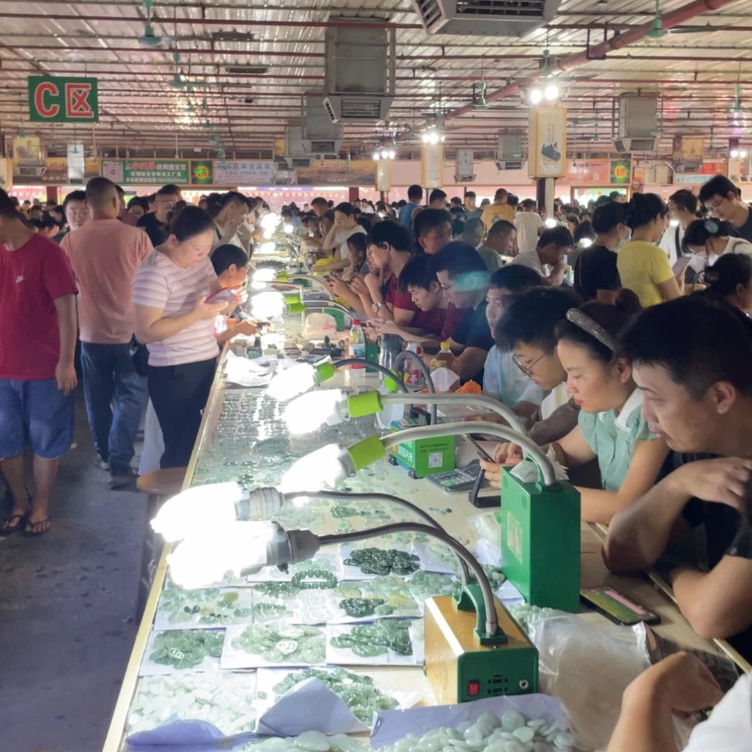 定制翡翠未镶嵌源头市场