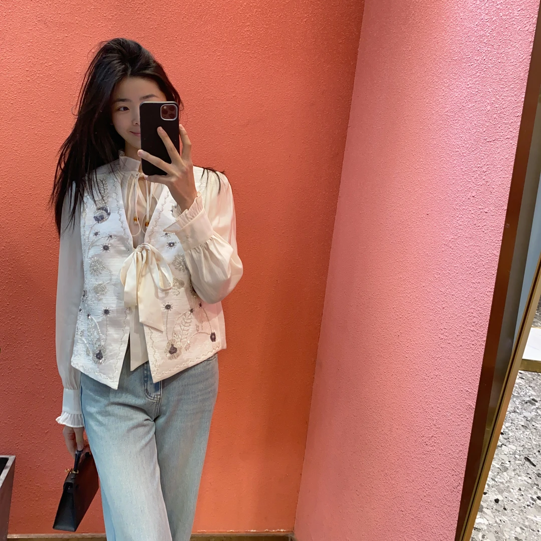 （默茗服装）绑带钉珠轻奢马甲