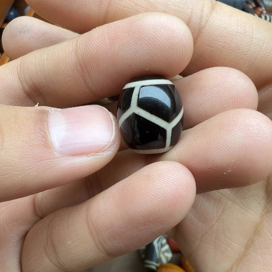 寻***来玛瑙/玉髓未镶嵌珠宝半成品