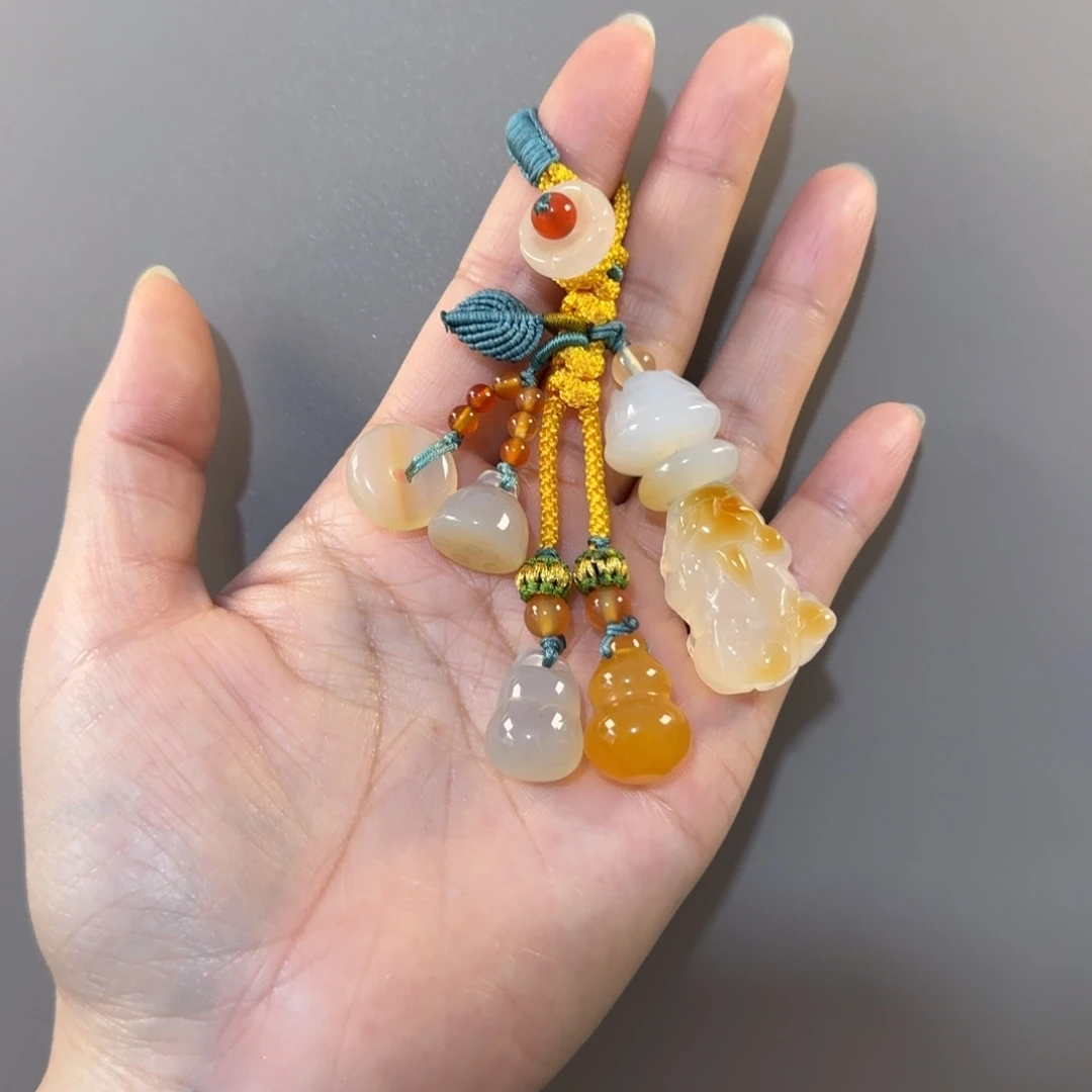 玛瑙/玉髓未镶嵌钥匙挂件