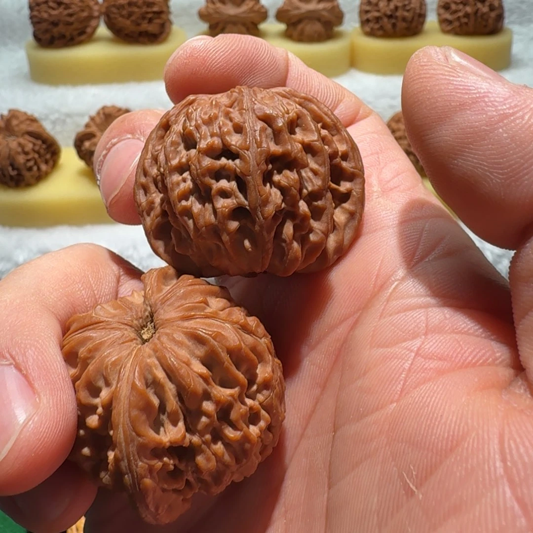 宿***房文玩核桃吊坠磨盘