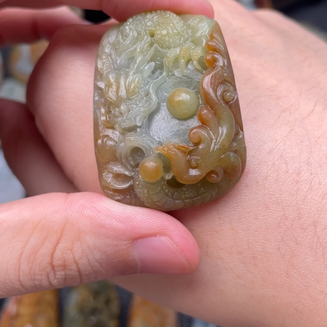 定制翡翠未镶嵌龙凤
