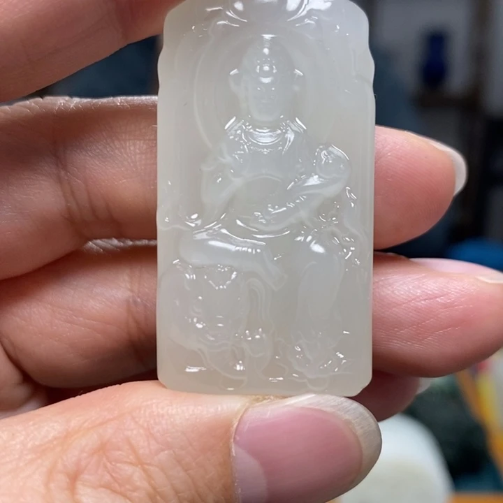 溜***达和田玉未镶嵌颈饰