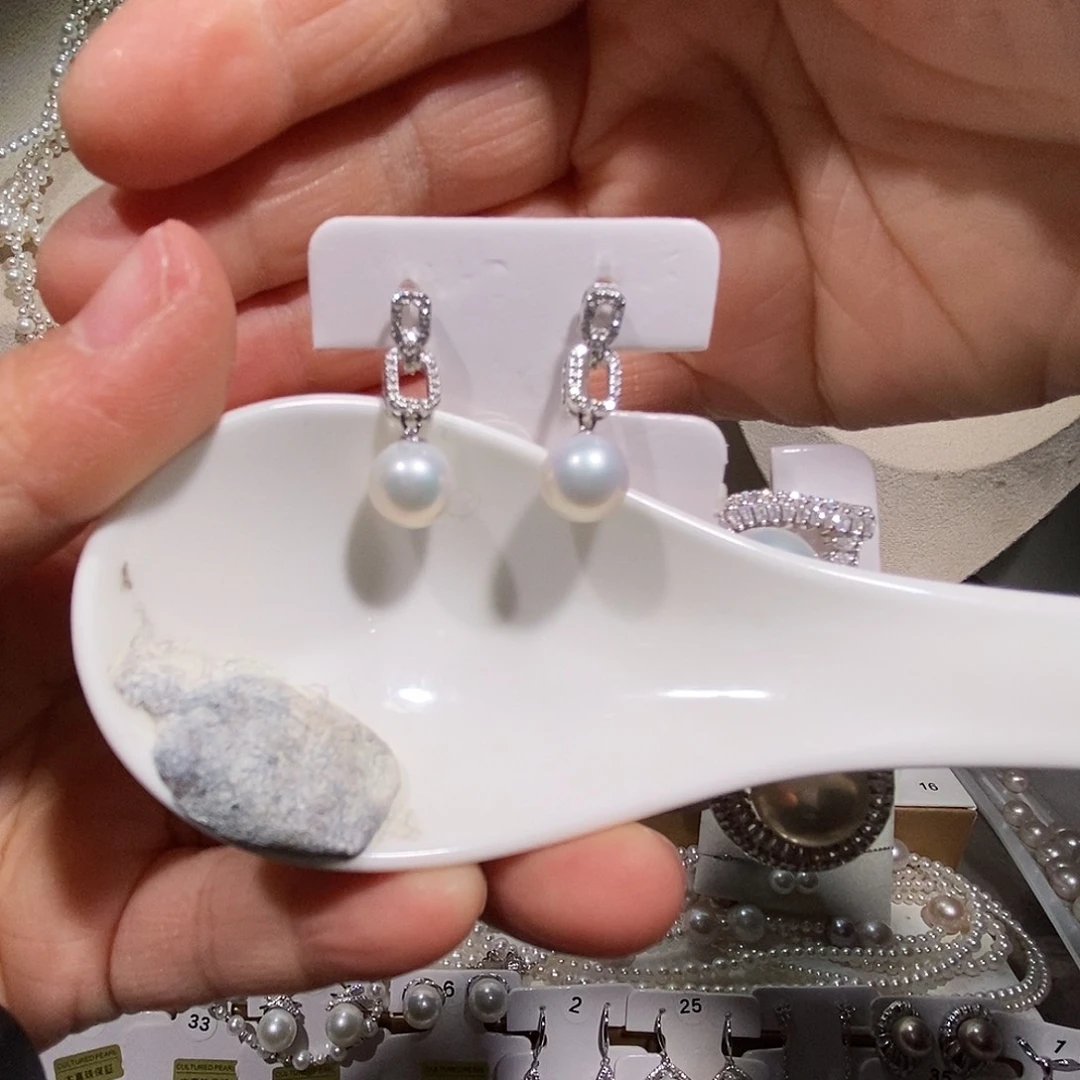 淡水珍珠银S925镶嵌耳饰极光炫彩耳钉